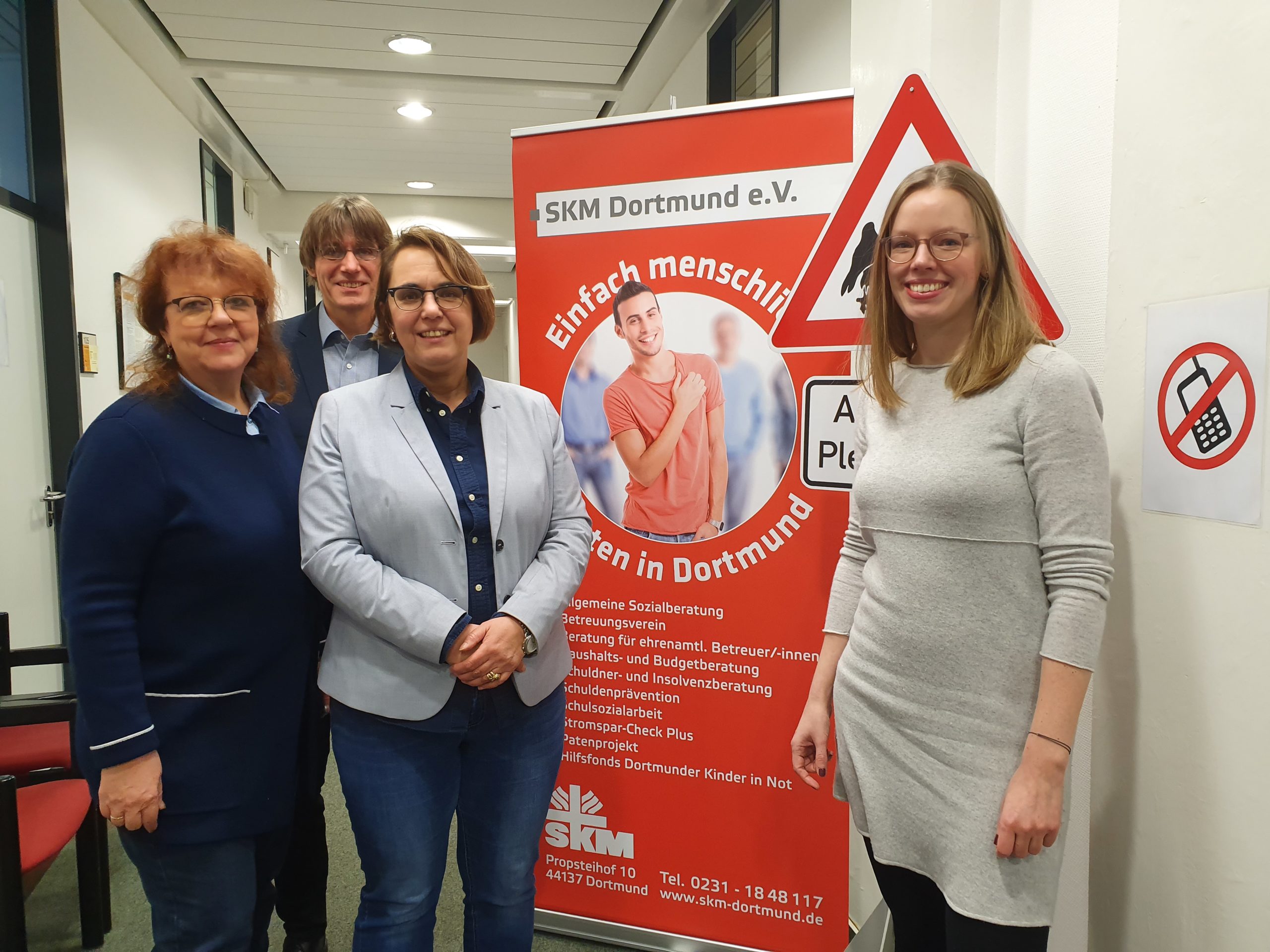Anja Butschkau und Inge Blask besuchten die Schulden- und Insolvenzberatung des Katholischen Vereins für soziale Dienste in Dortmund.