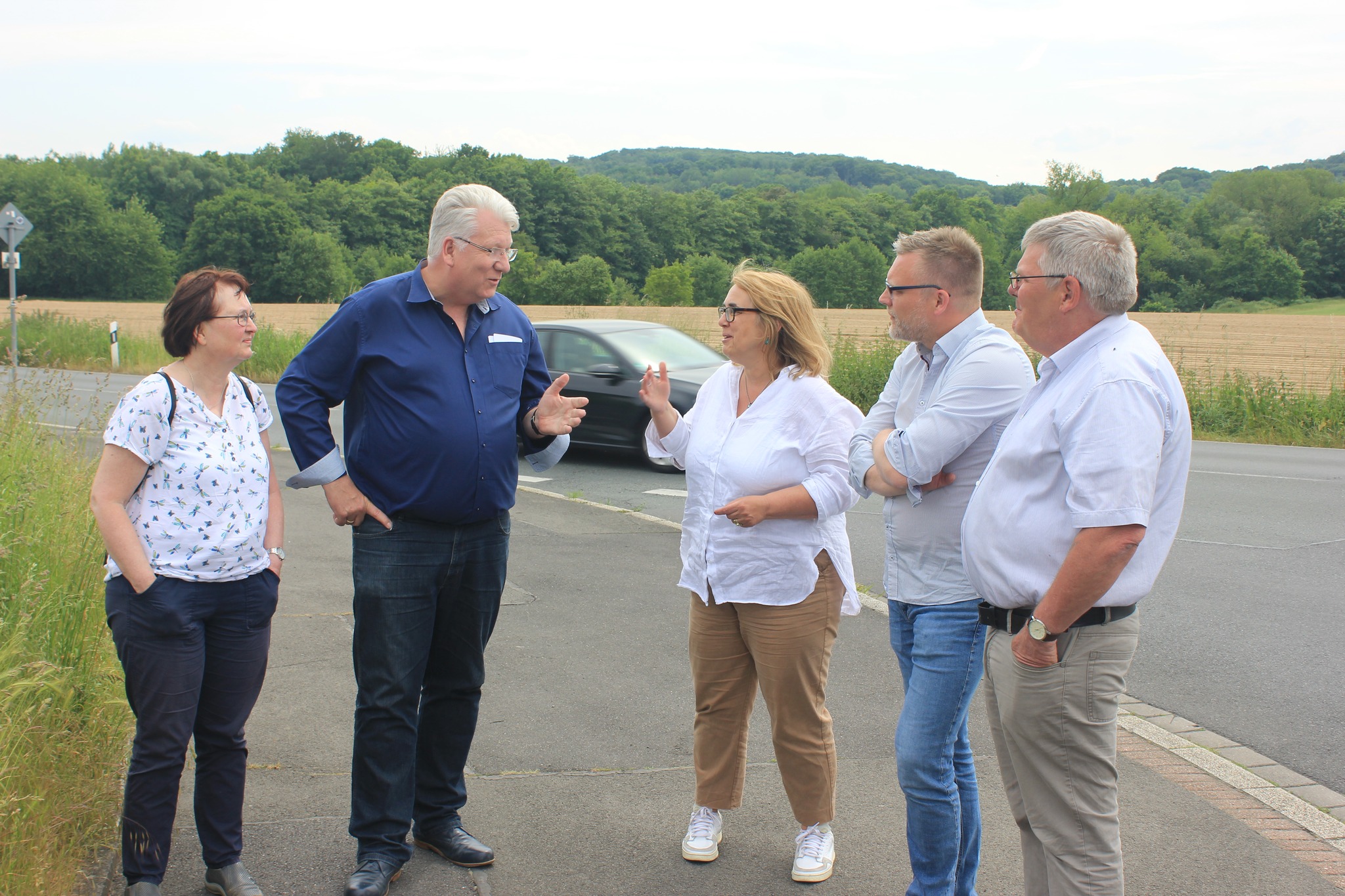 Ortstermin Radweg Kreisstraße Holzen Hartmut Ganzke Anja Butschkau